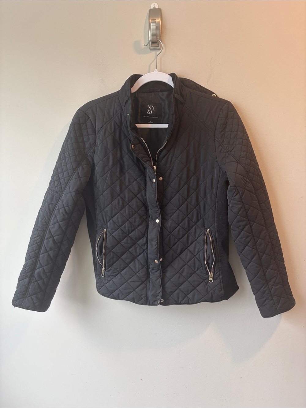 New York & Company Black Quilted Zip-Front Puffer Jacket flawed size medium